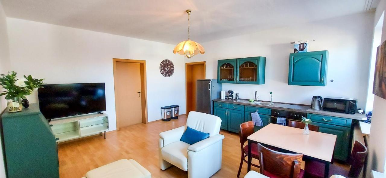 Апартаменты Divino Pension Zorbau Lutzen Экстерьер фото